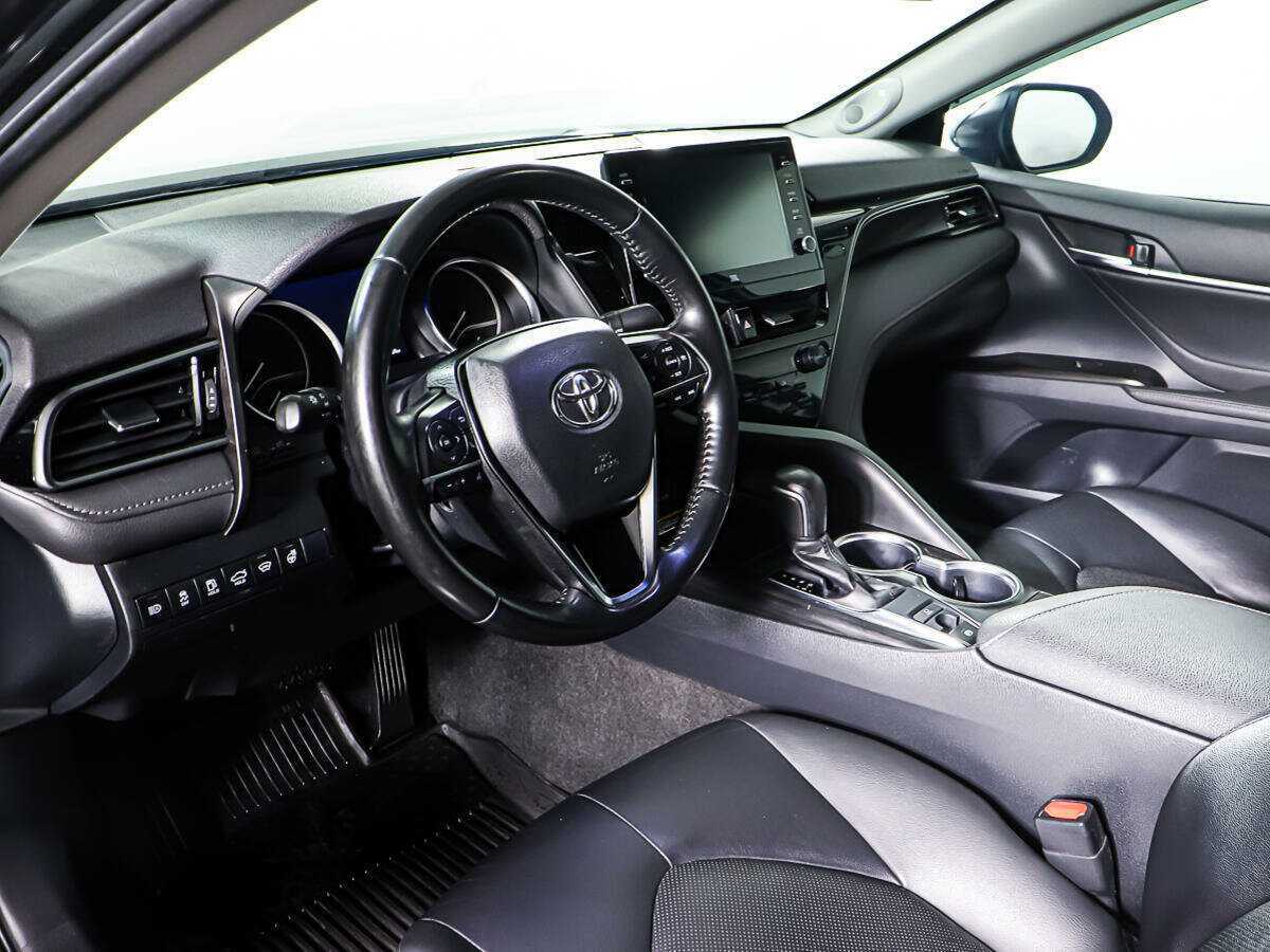 Toyota Camry с пробегом — 2021 год. Фото: #12