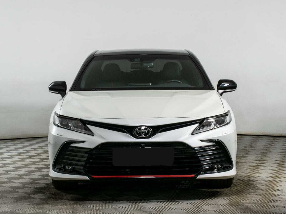 Toyota Camry с пробегом — 2021 год. Фото: #1