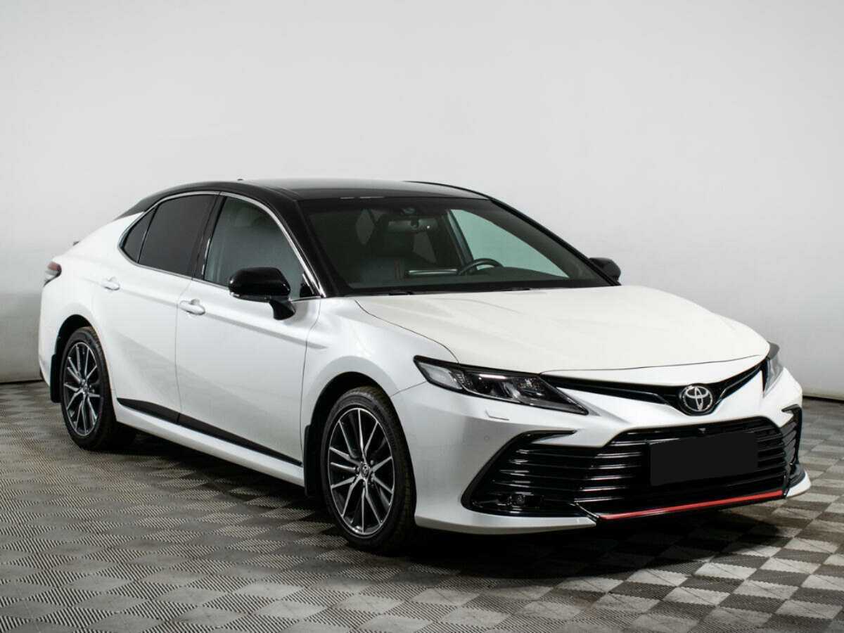 Toyota Camry с пробегом — 2021 год. Фото: #2