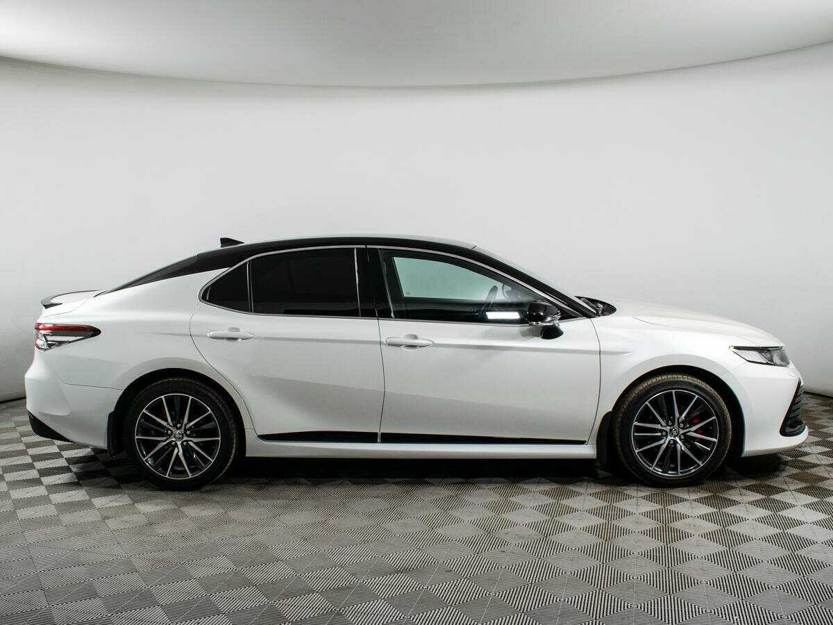 Toyota Camry с пробегом — 2021 год. Фото: #3