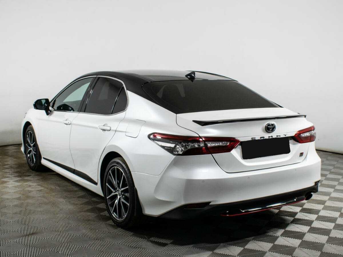 Toyota Camry с пробегом — 2021 год. Фото: #6