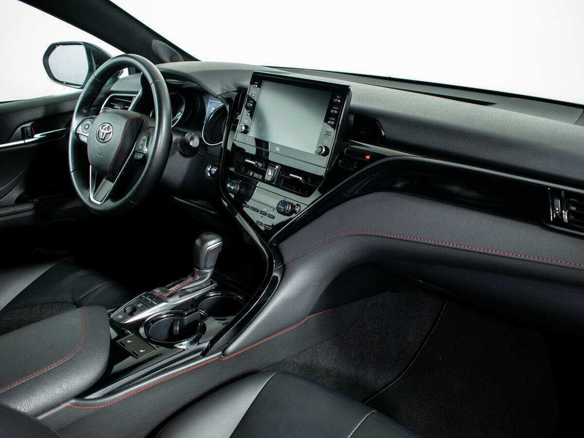 Toyota Camry с пробегом — 2021 год. Фото: #8