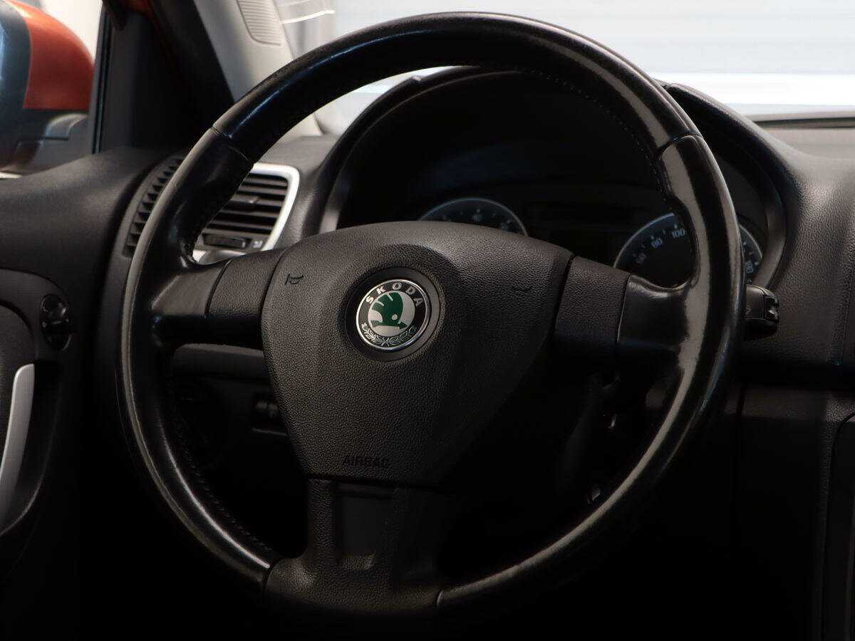 Skoda Fabia с пробегом — 2009 год. Фото: #10