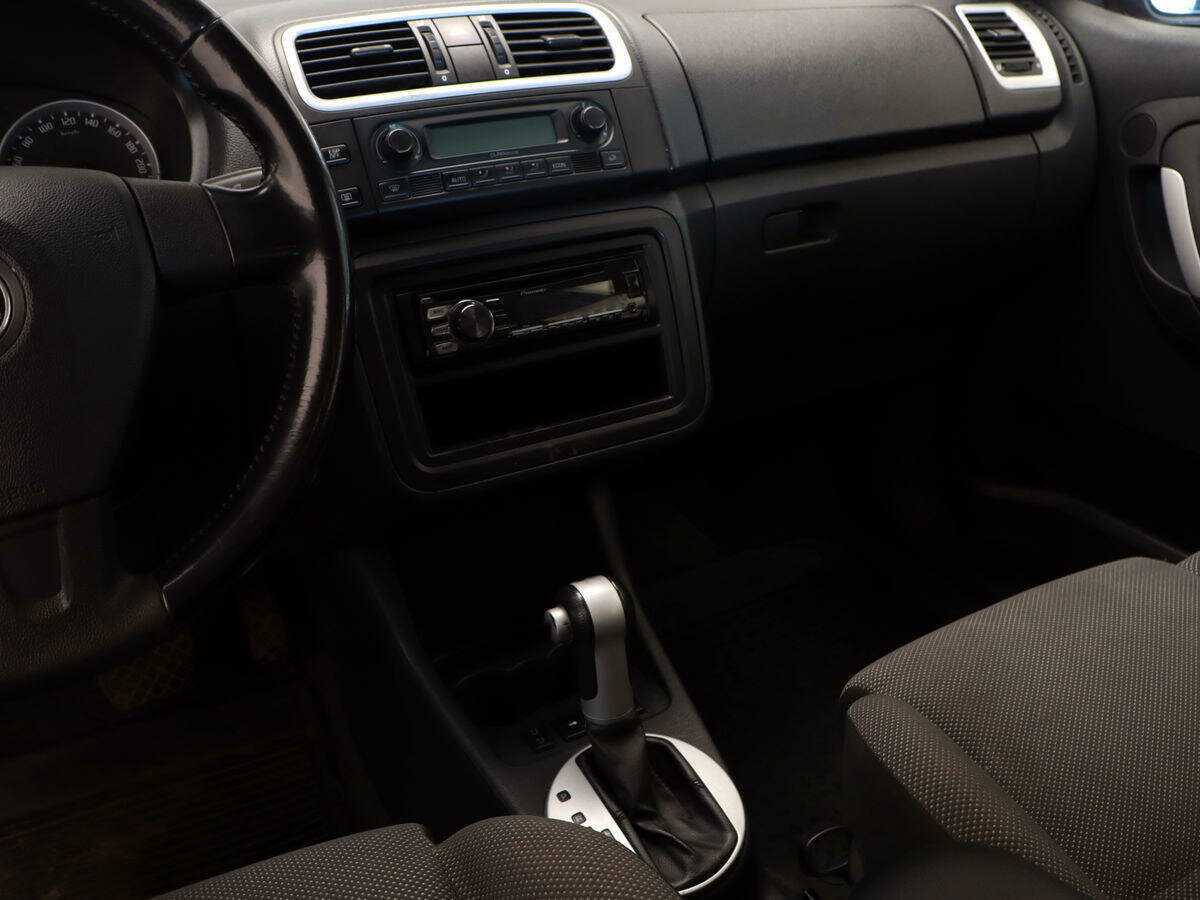 Skoda Fabia с пробегом — 2009 год. Фото: #14