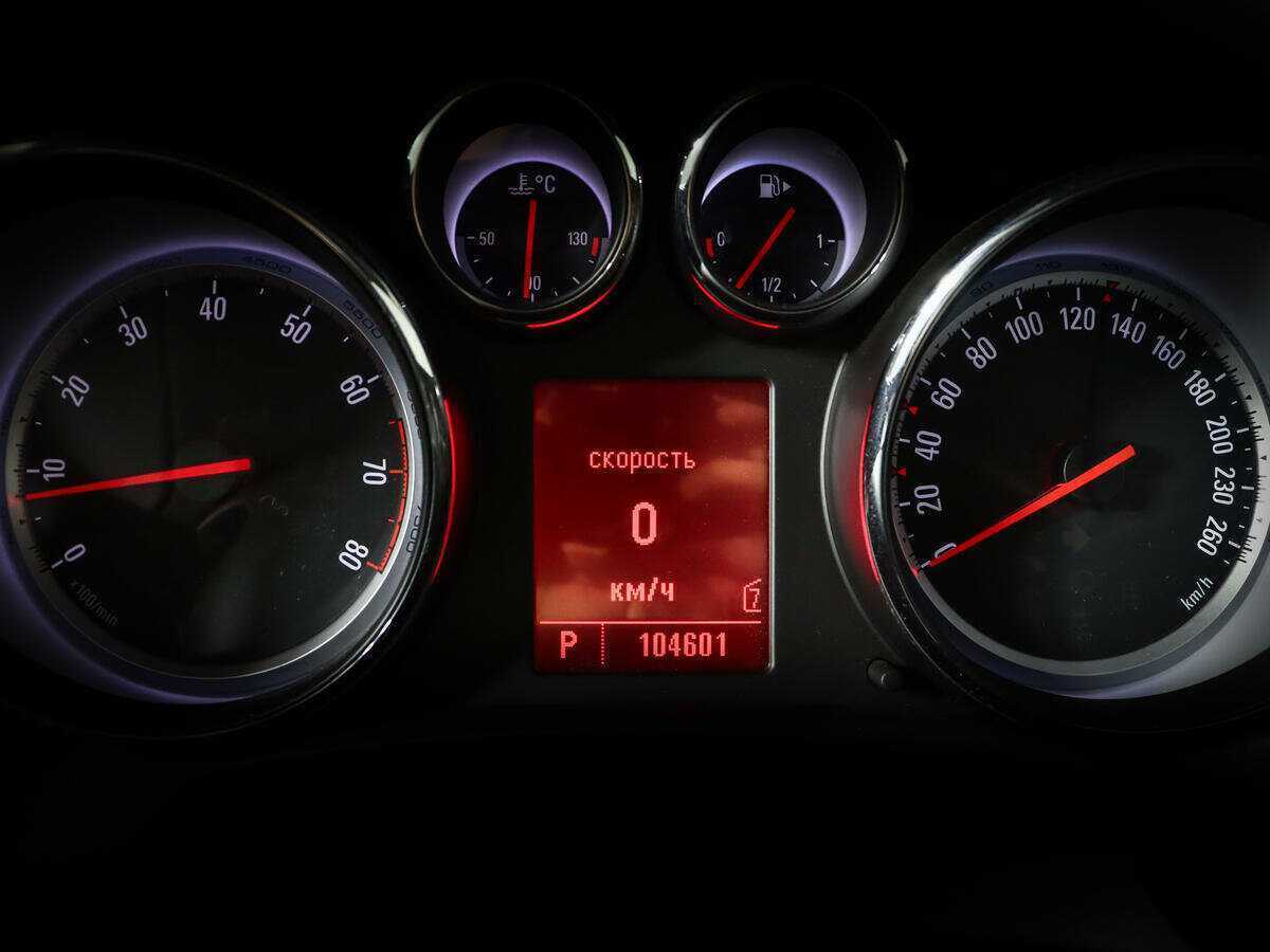 Opel Astra с пробегом — 2011 год. Фото: #8