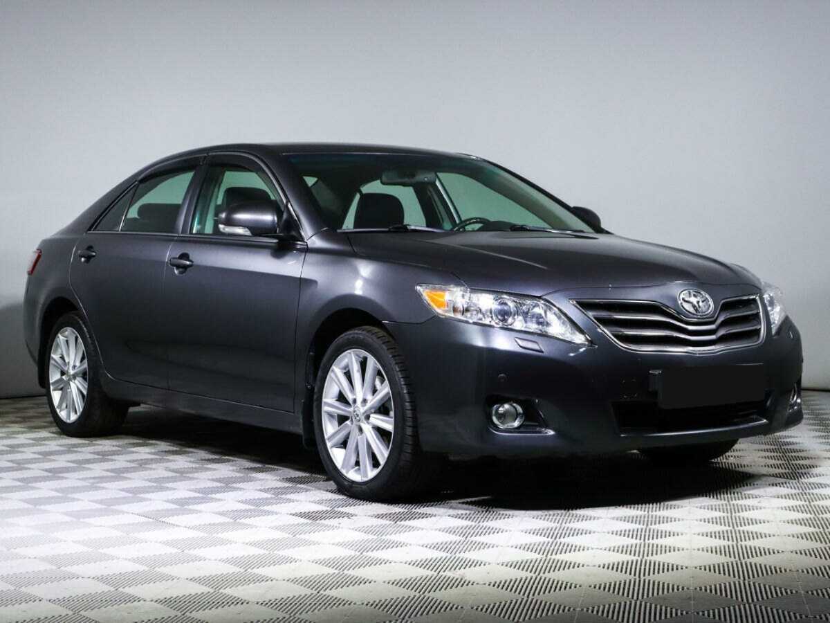 Toyota Camry с пробегом — 2010 год. Фото: #2