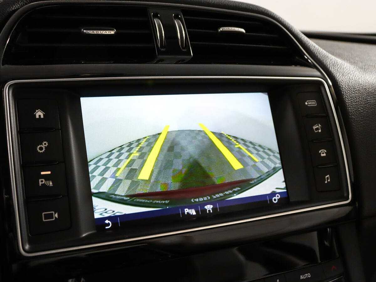 Jaguar F-Pace с пробегом — 2016 год. Фото: #12