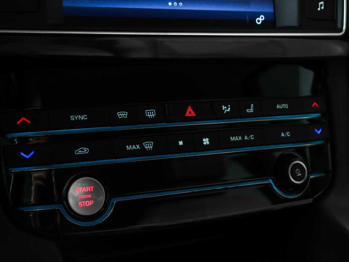 Jaguar F-Pace с пробегом — 2016 год. Фото: #16