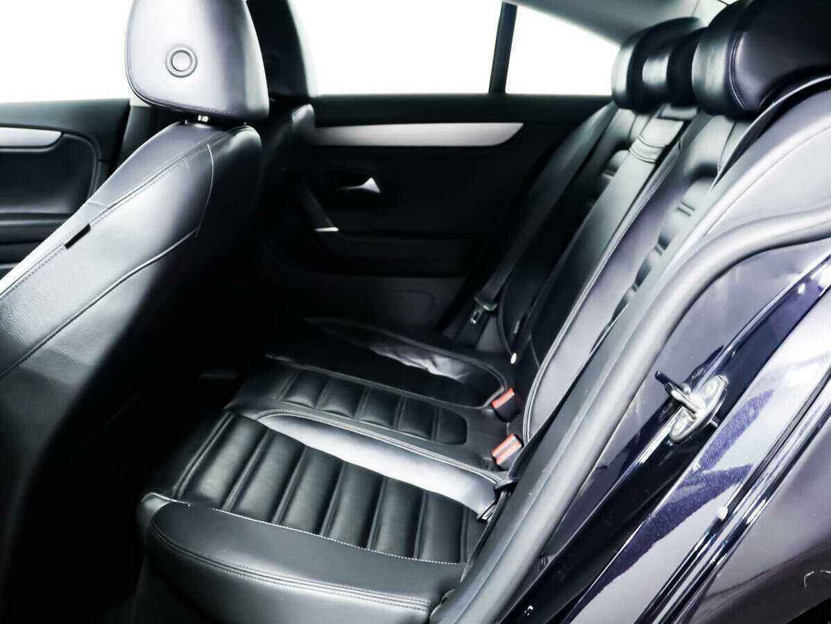 Volkswagen Passat CC с пробегом — 2011 год. Фото: #10