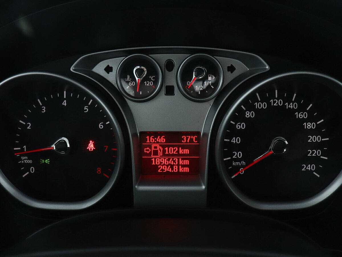 Ford Focus с пробегом — 2008 год. Фото: #10