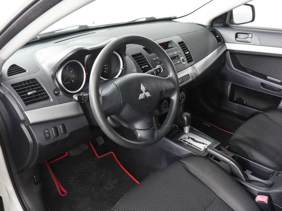 Mitsubishi Lancer с пробегом — 2011 год. Фото: #8