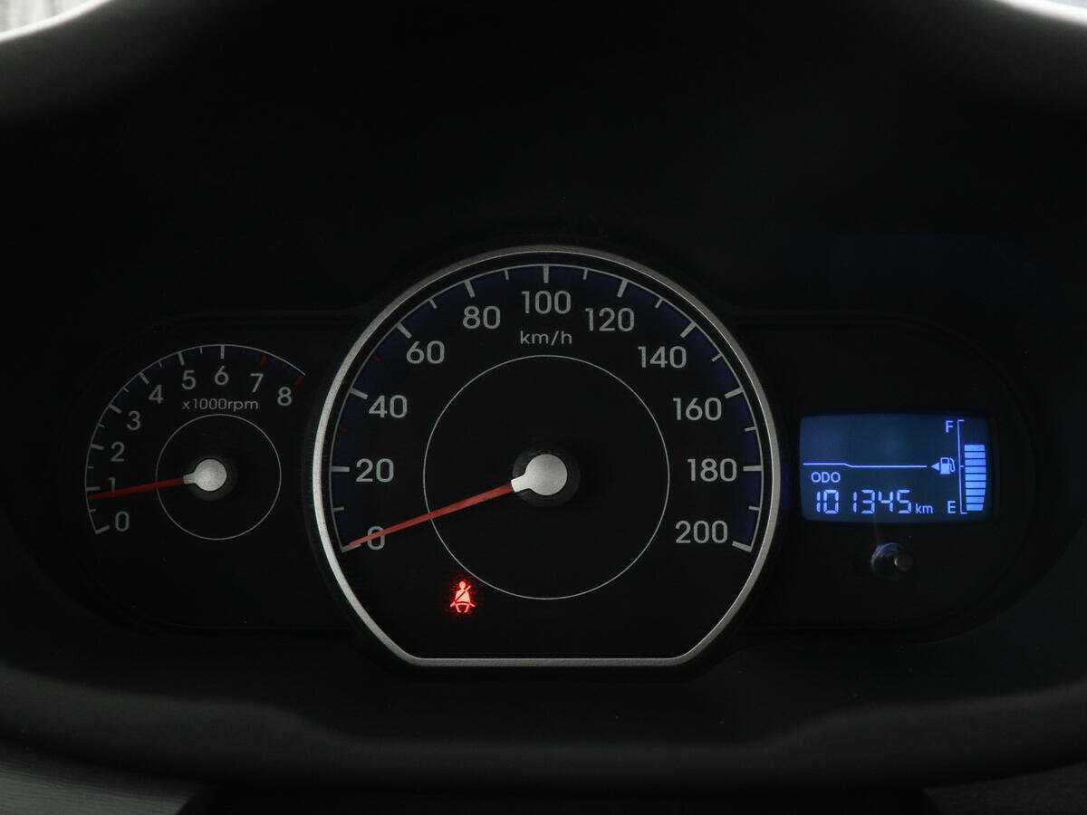 Hyundai i10 с пробегом — 2013 год. Фото: #6