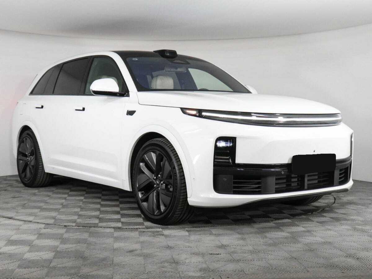 LiXiang L7 с пробегом — 2024 год. Фото: #2