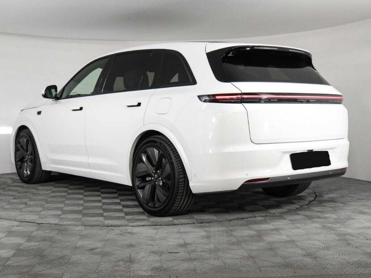 LiXiang L7 с пробегом — 2024 год. Фото: #6