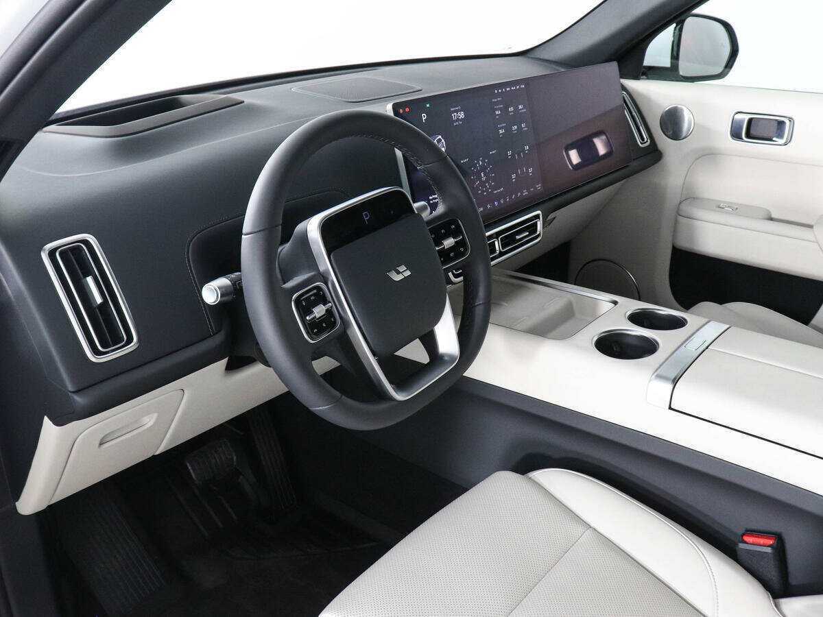 LiXiang L7 с пробегом — 2024 год. Фото: #8