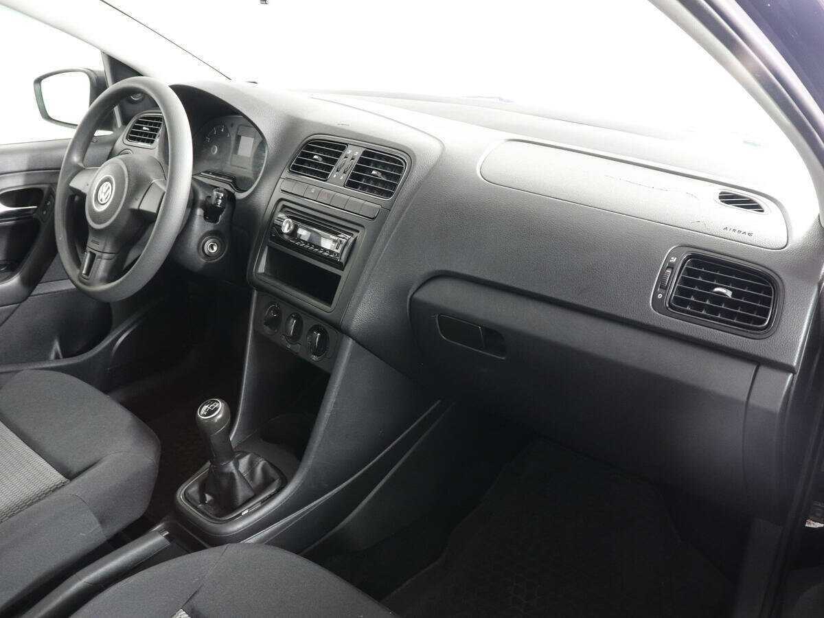 Volkswagen Polo с пробегом — 2011 год. Фото: #5