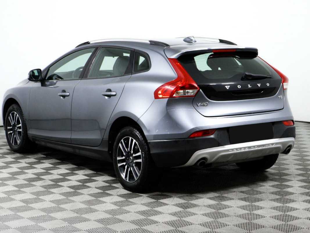 Volvo V40 Cross Country с пробегом — 2017 год. Фото: #6