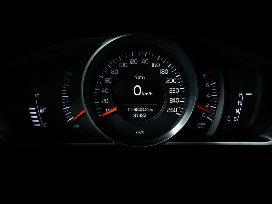 Volvo V40 Cross Country с пробегом — 2017 год. Фото: #9