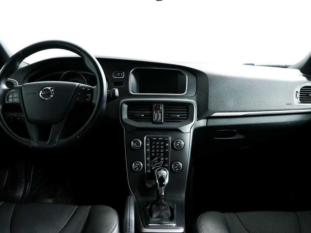 Volvo V40 Cross Country с пробегом — 2017 год. Фото: #10