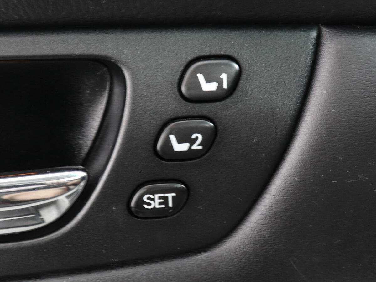 Lexus RX с пробегом — 2007 год. Фото: #12