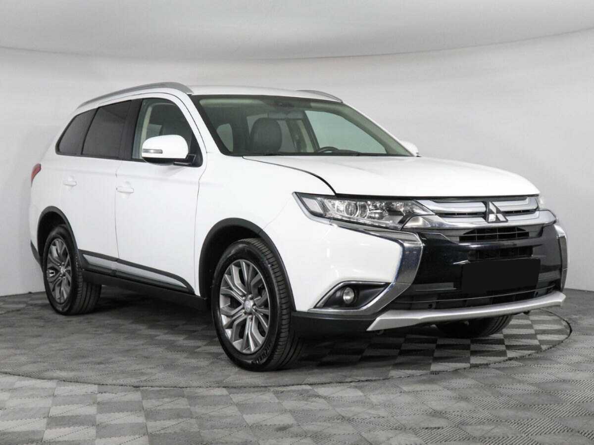 Mitsubishi Outlander с пробегом — 2015 год. Фото: #2