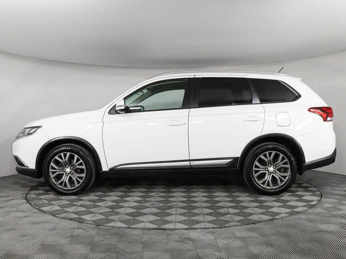 Mitsubishi Outlander с пробегом — 2015 год. Фото: #7
