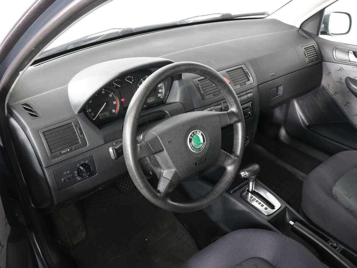 Skoda Fabia с пробегом — 2002 год. Фото: #4