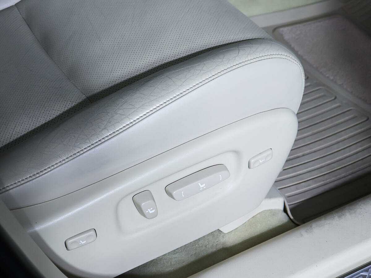 Lexus RX с пробегом — 2010 год. Фото: #16