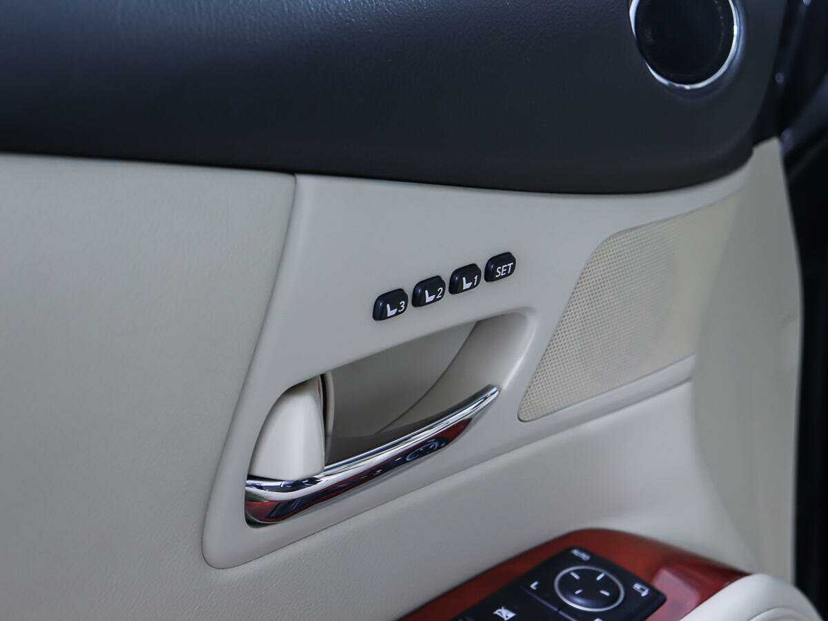 Lexus RX с пробегом — 2010 год. Фото: #20
