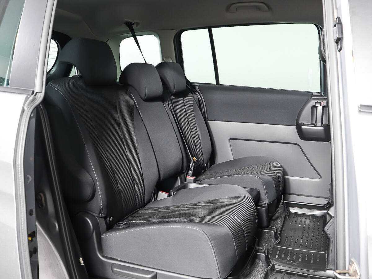 Mazda 5 с пробегом — 2013 год. Фото: #10