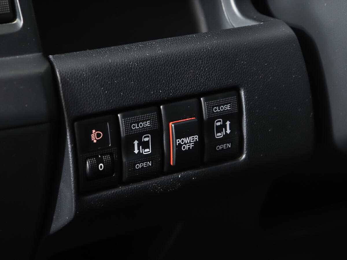 Mazda 5 с пробегом — 2013 год. Фото: #16