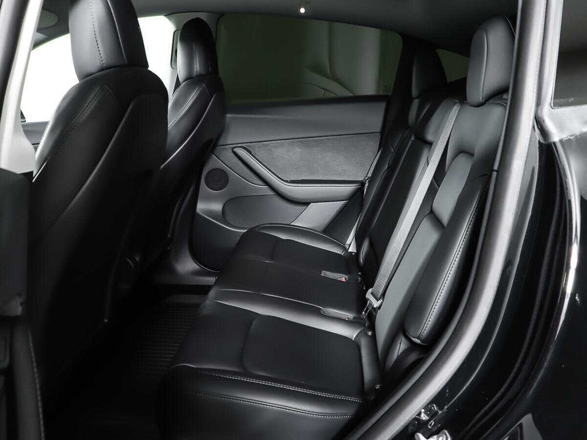 Tesla Model Y с пробегом — 2021 год. Фото: #9