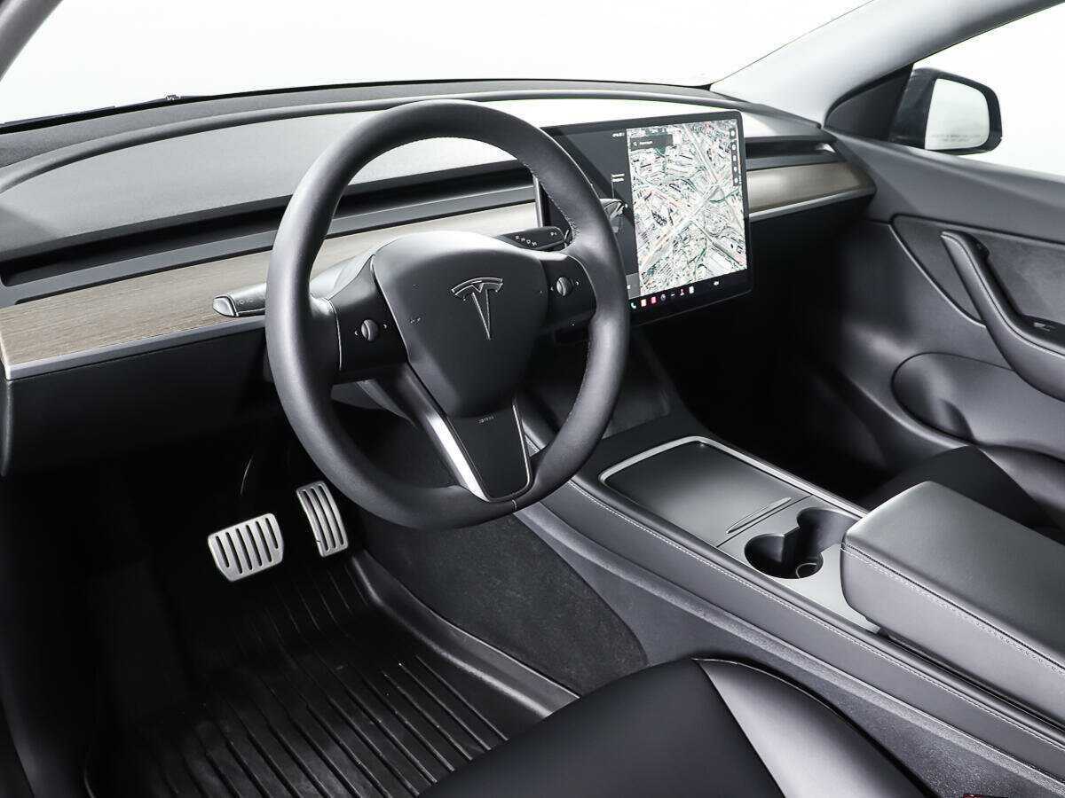 Tesla Model Y с пробегом — 2021 год. Фото: #12