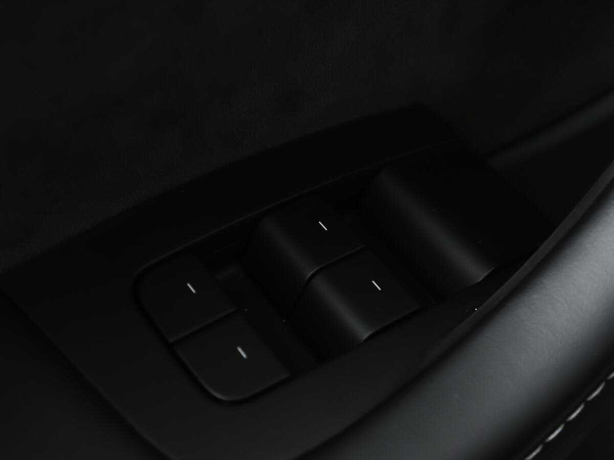 Tesla Model Y с пробегом — 2021 год. Фото: #18