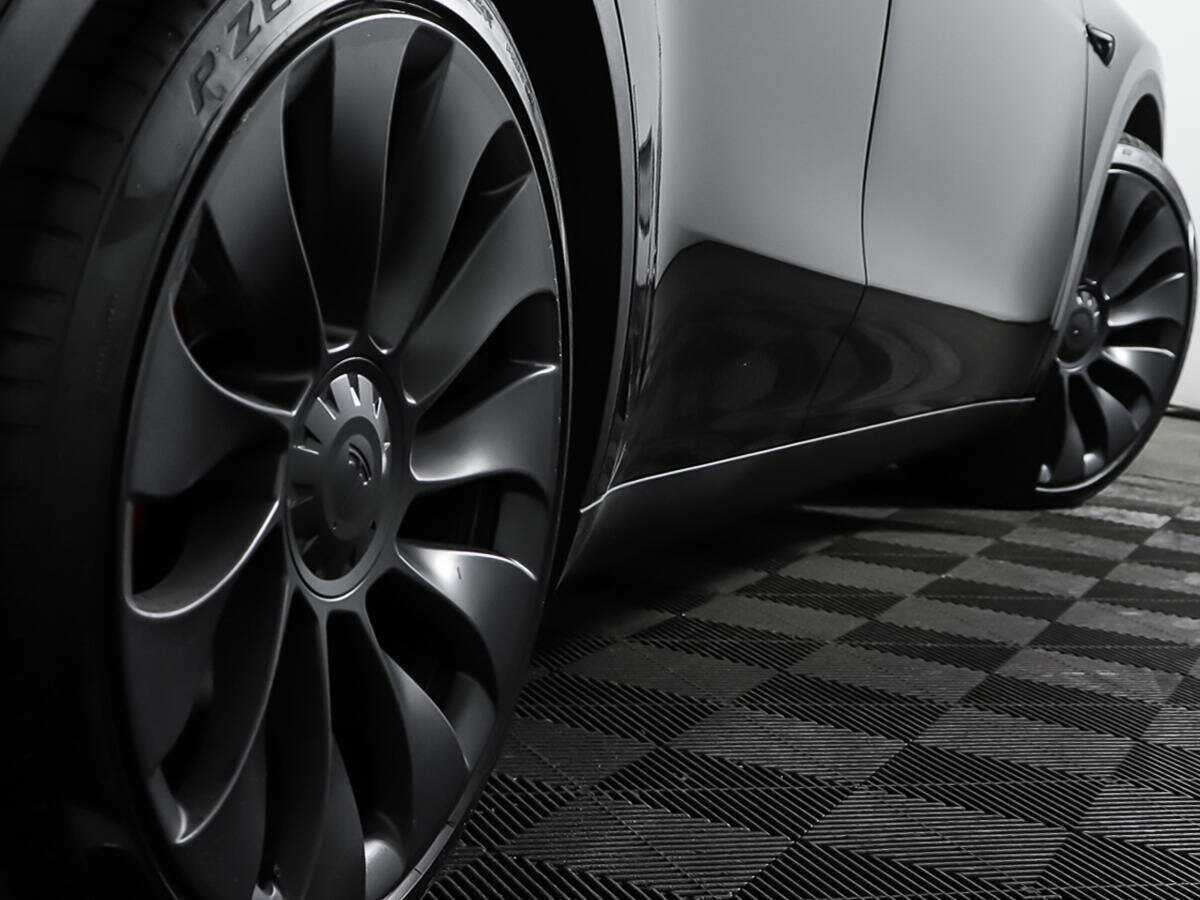 Tesla Model Y с пробегом — 2021 год. Фото: #21