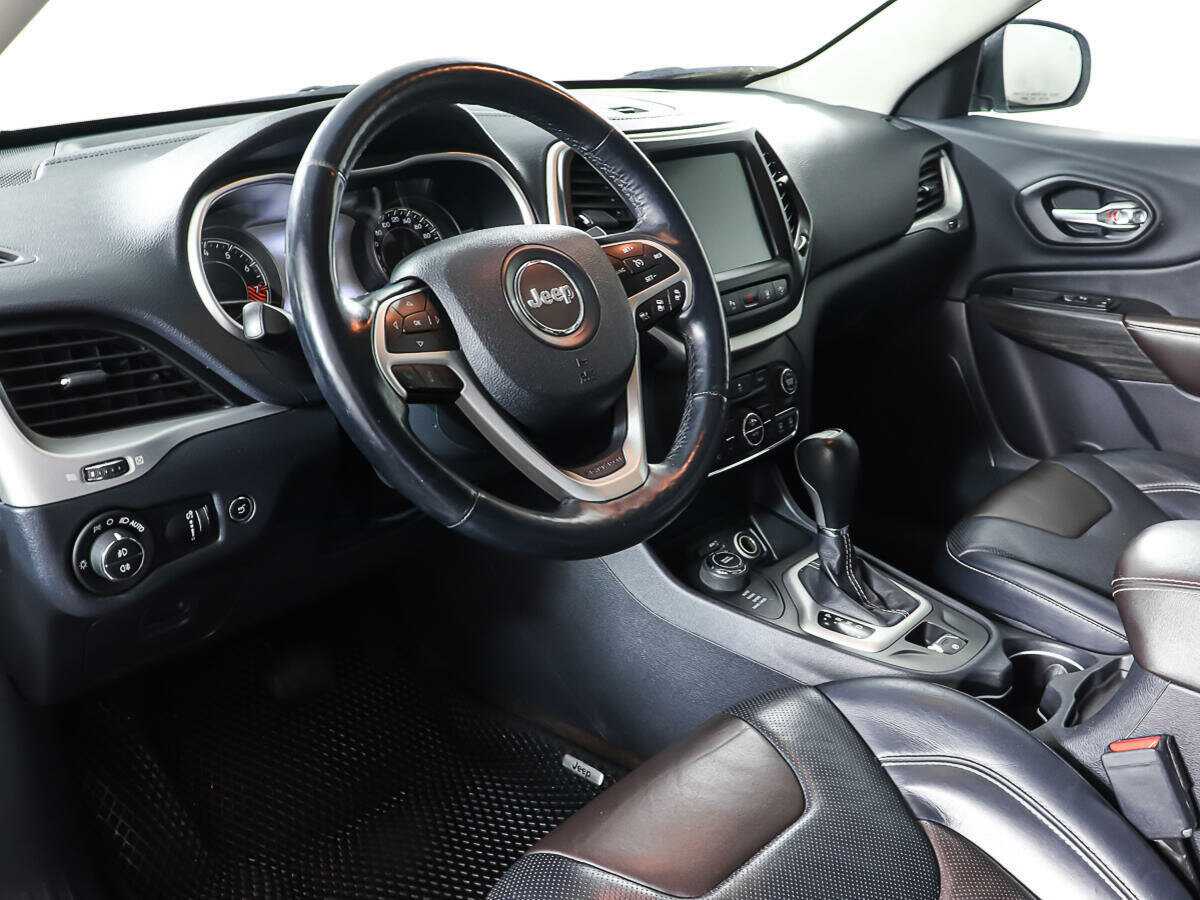 Jeep Cherokee с пробегом — 2014 год. Фото: #11