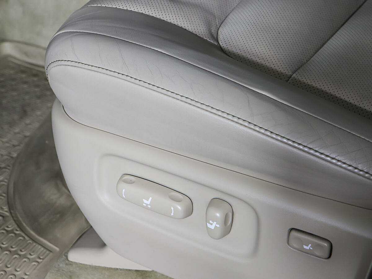 Toyota Land Cruiser с пробегом — 2014 год. Фото: #14