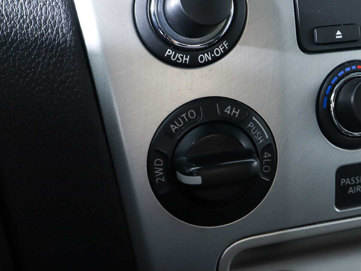 Infiniti QX56 с пробегом — 2008 год. Фото: #15