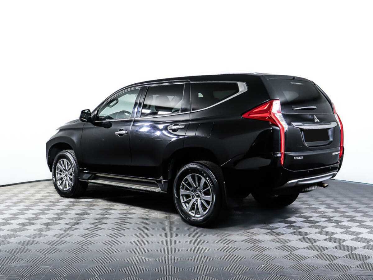 Mitsubishi Pajero Sport с пробегом — 2016 год. Фото: #6