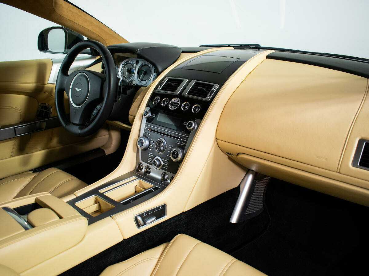 Aston Martin DB9 с пробегом — 2013 год. Фото: #8