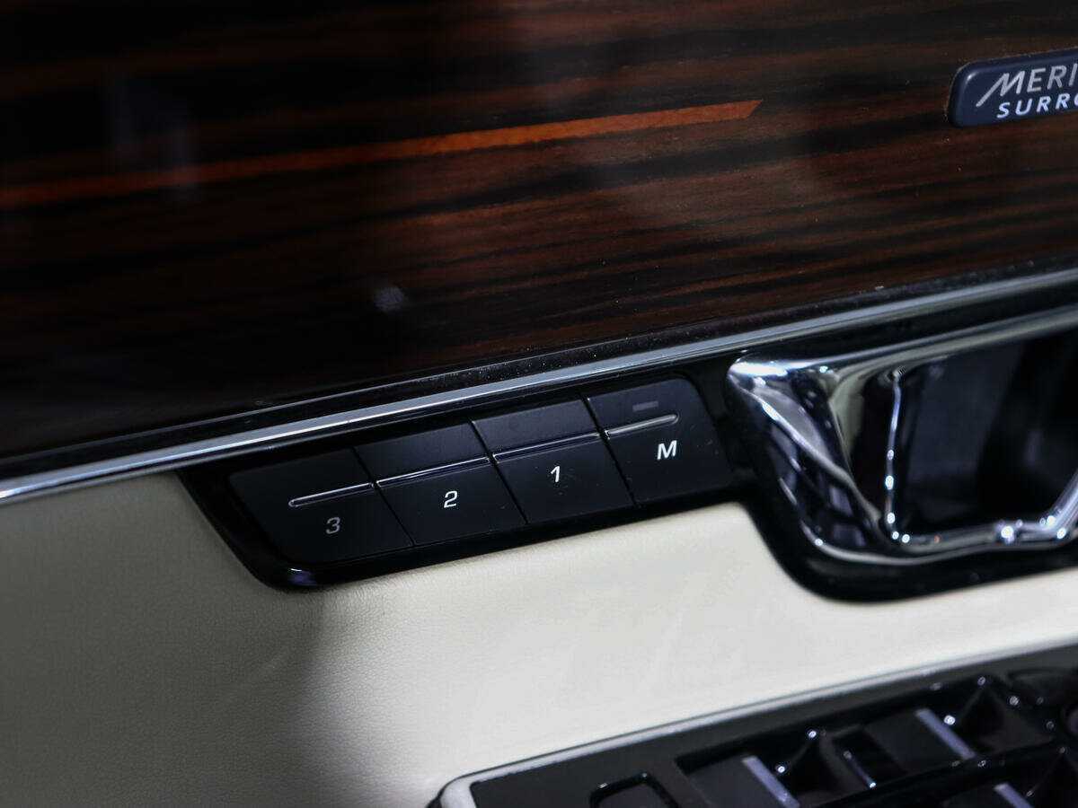 Jaguar XJ с пробегом — 2014 год. Фото: #26