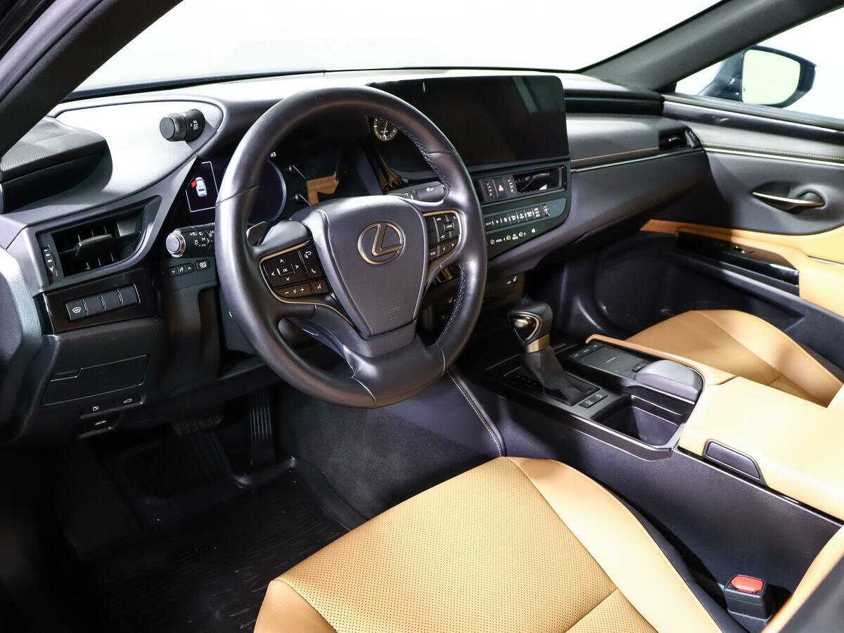 Lexus ES с пробегом — 2021 год. Фото: #6