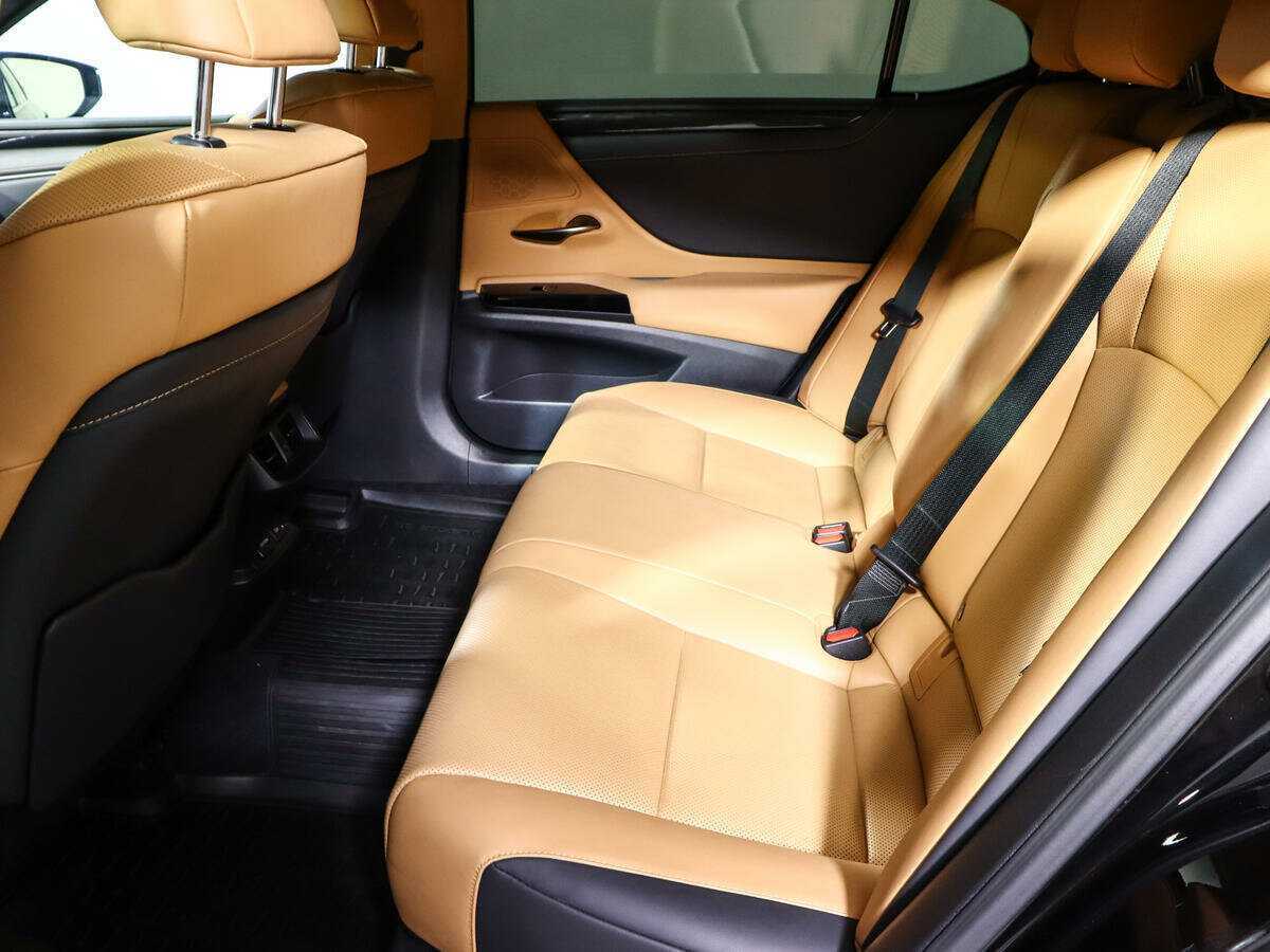 Lexus ES с пробегом — 2021 год. Фото: #8