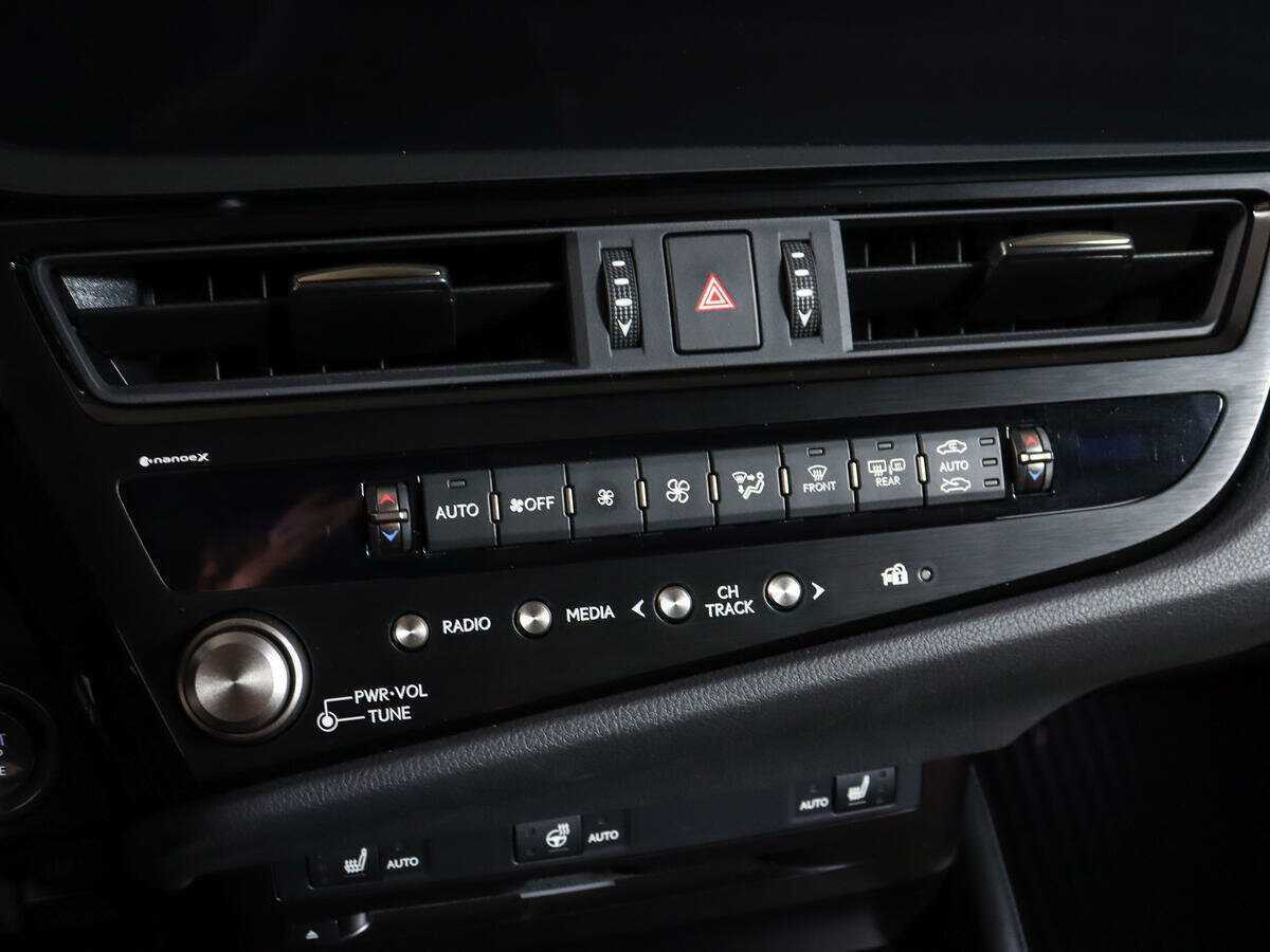 Lexus ES с пробегом — 2021 год. Фото: #14