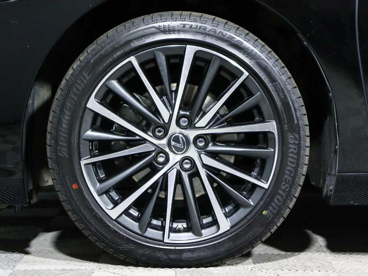 Lexus ES с пробегом — 2021 год. Фото: #17