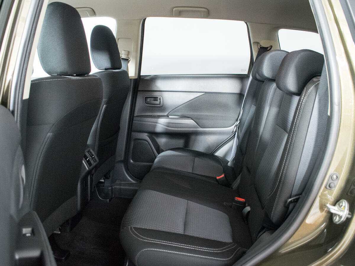 Mitsubishi Outlander с пробегом — 2019 год. Фото: #9