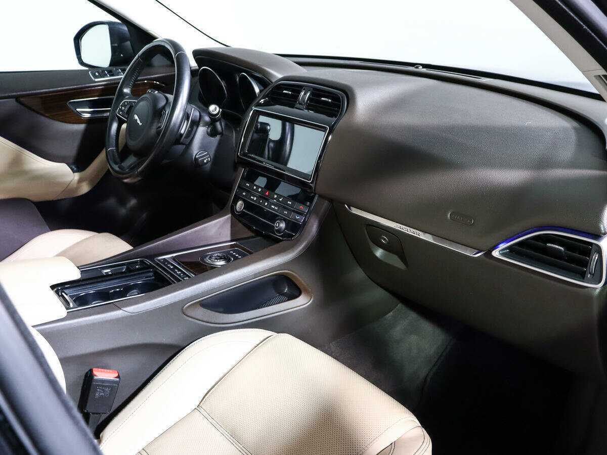 Jaguar F-Pace с пробегом — 2016 год. Фото: #8