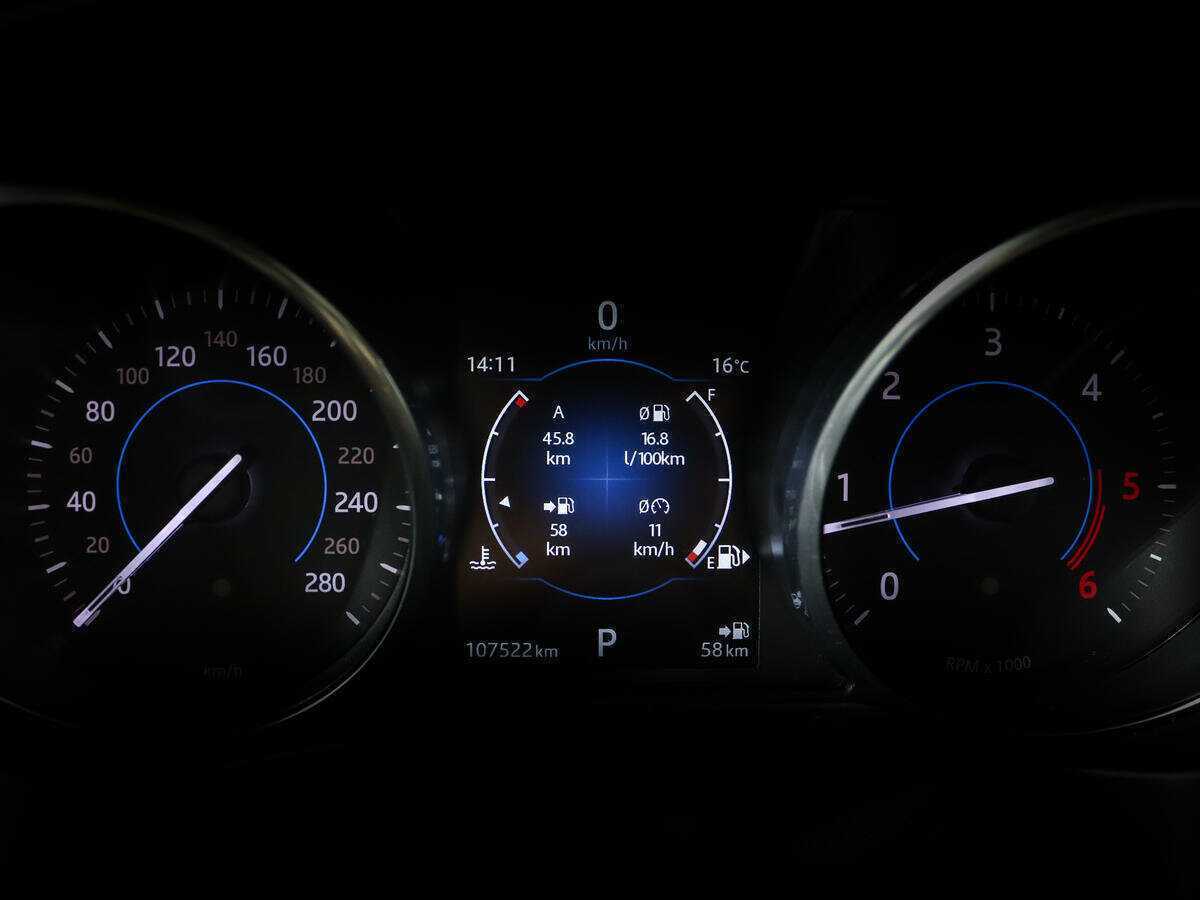 Jaguar F-Pace с пробегом — 2016 год. Фото: #10