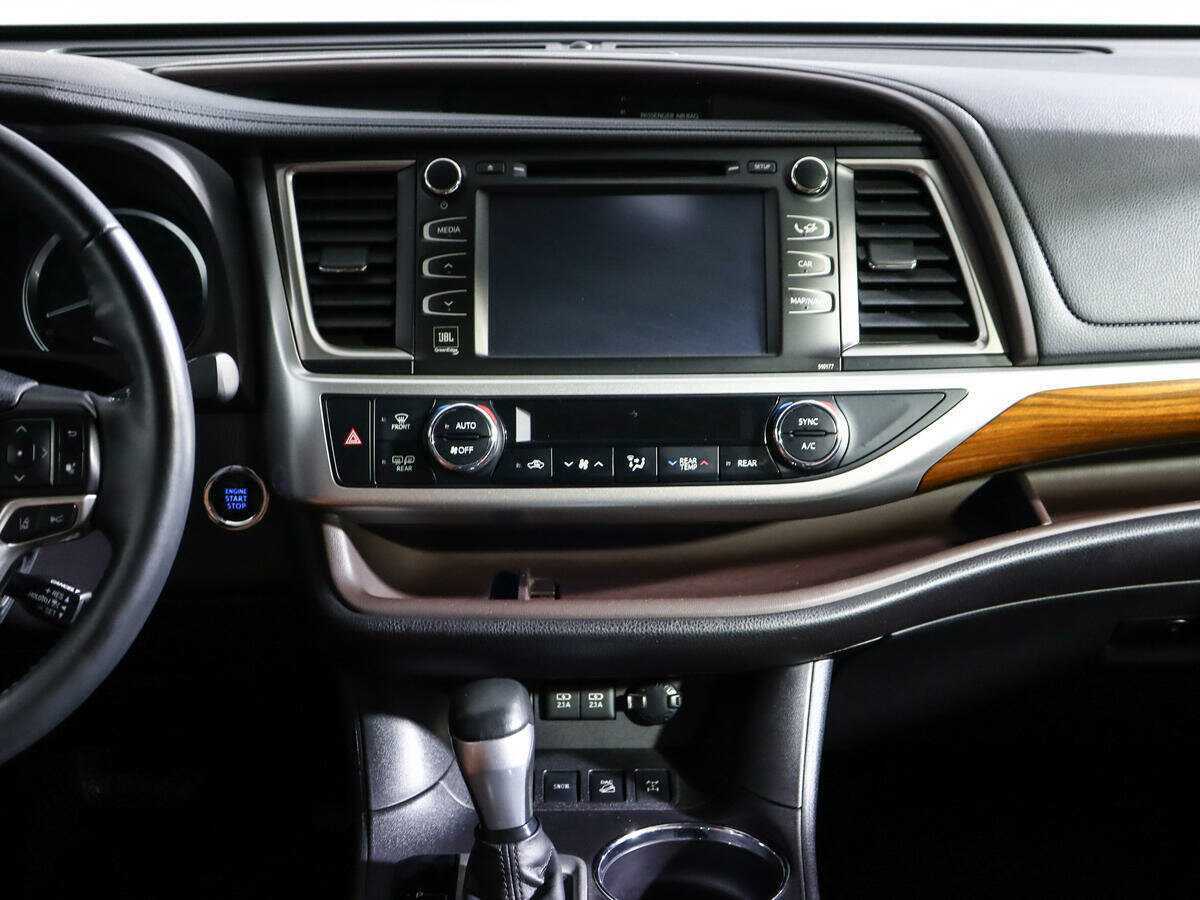 Toyota Highlander с пробегом — 2017 год. Фото: #10