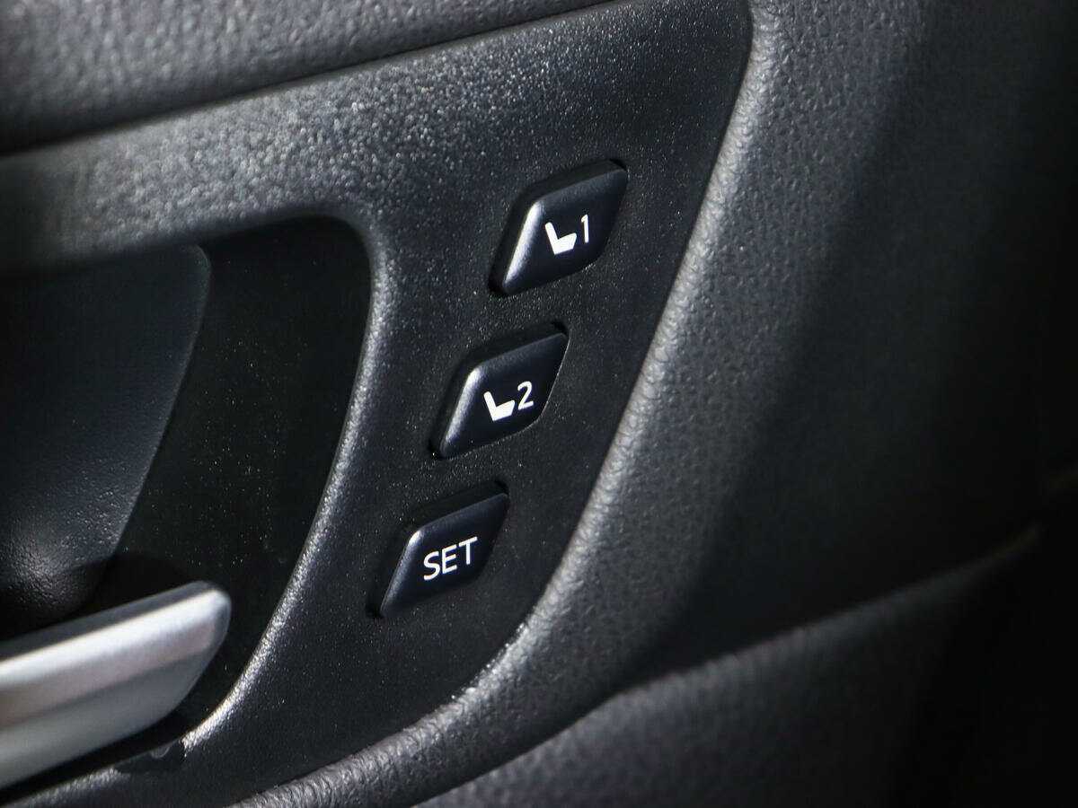 Toyota Highlander с пробегом — 2017 год. Фото: #16